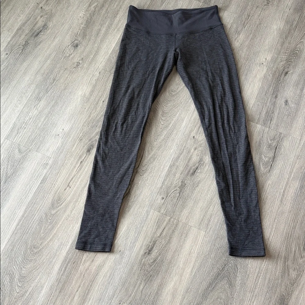 Lululemon gray Leggings size 6 - Picture 2 of 9